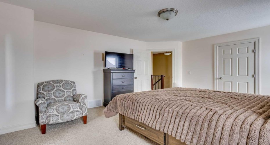 161 Snowy Owl Way, Fort McMurray, Alberta T9K0R7, 5 Bedrooms Bedrooms, ,4 BathroomsBathrooms,Residential,For Sale,Snowy Owl,A2294591