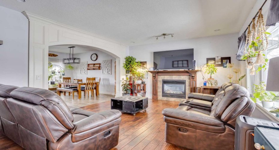 161 Snowy Owl Way, Fort McMurray, Alberta T9K0R7, 5 Bedrooms Bedrooms, ,4 BathroomsBathrooms,Residential,For Sale,Snowy Owl,A2294591