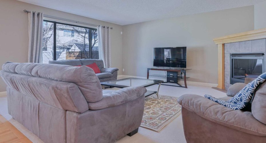 220 Everwillow Green, Calgary, Alberta T2Y 4V9, 3 Bedrooms Bedrooms, ,3 BathroomsBathrooms,Residential,For Sale,Everwillow,A2294646