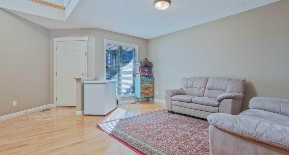 220 Everwillow Green, Calgary, Alberta T2Y 4V9, 3 Bedrooms Bedrooms, ,3 BathroomsBathrooms,Residential,For Sale,Everwillow,A2294646