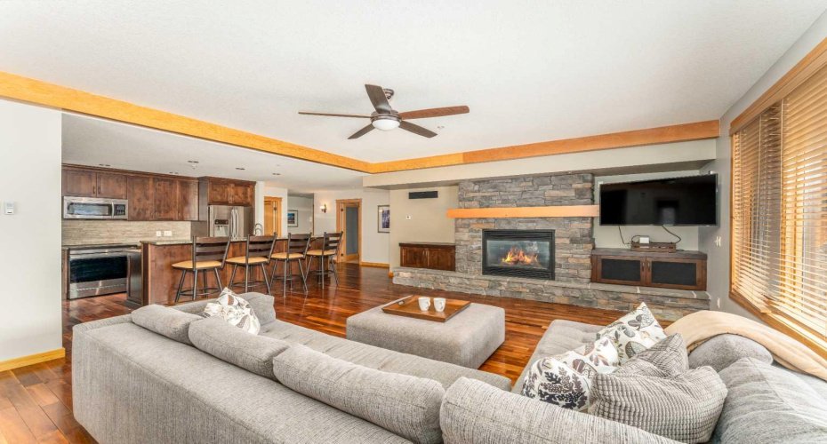 101A Stewart Creek Landing, Canmore, Alberta T1W 0E3, 2 Bedrooms Bedrooms, ,2 BathroomsBathrooms,Residential,For Sale,Stewart Creek,A2294670