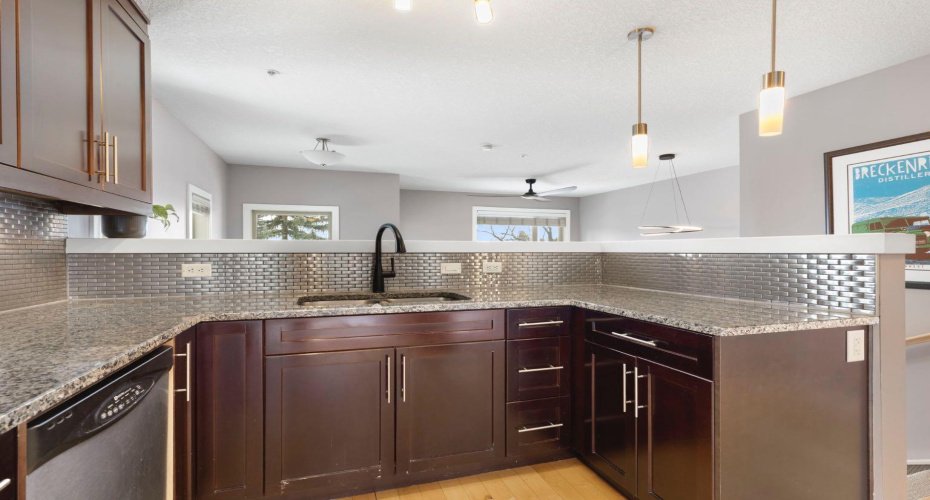 1905 27 Avenue, Calgary, Alberta T2T 1H4, 2 Bedrooms Bedrooms, ,2 BathroomsBathrooms,Residential,For Sale,27,A2294692