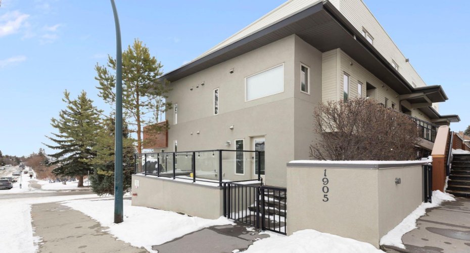 1905 27 Avenue, Calgary, Alberta T2T 1H4, 2 Bedrooms Bedrooms, ,2 BathroomsBathrooms,Residential,For Sale,27,A2294692