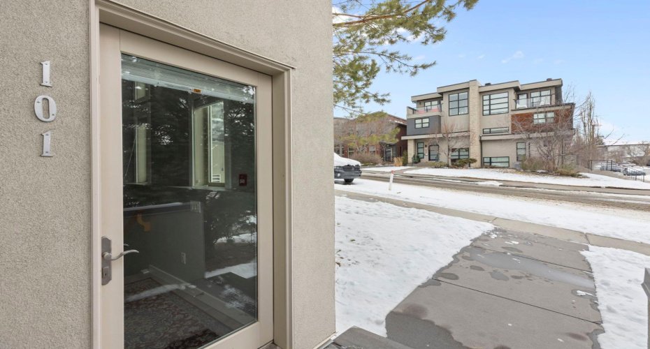 1905 27 Avenue, Calgary, Alberta T2T 1H4, 2 Bedrooms Bedrooms, ,2 BathroomsBathrooms,Residential,For Sale,27,A2294692
