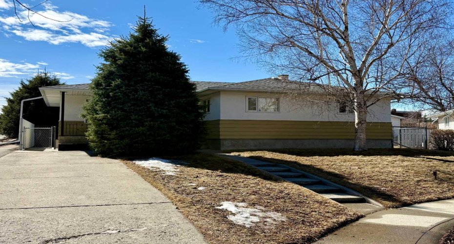 151 Fielding Drive, Calgary, Alberta T2H 1H3, 4 Bedrooms Bedrooms, ,2 BathroomsBathrooms,Residential,For Sale,Fielding,A2294696