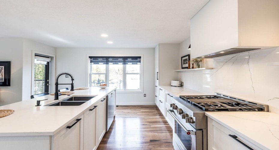 592 Hemingway Crescent, Medicine Hat, Alberta T1C1X4, 4 Bedrooms Bedrooms, ,4 BathroomsBathrooms,Residential,For Sale,Hemingway,A2294703