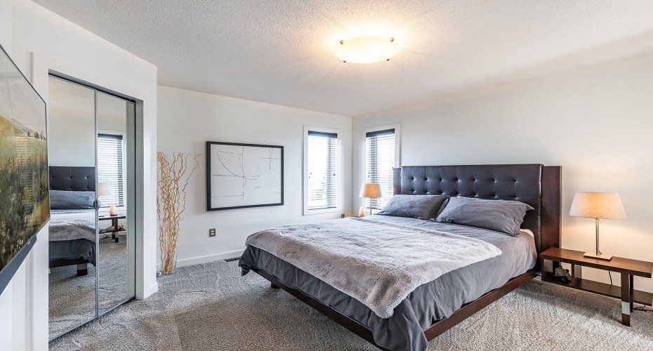 592 Hemingway Crescent, Medicine Hat, Alberta T1C1X4, 4 Bedrooms Bedrooms, ,4 BathroomsBathrooms,Residential,For Sale,Hemingway,A2294703