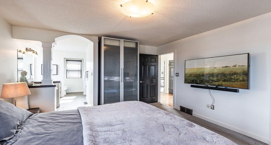 592 Hemingway Crescent, Medicine Hat, Alberta T1C1X4, 4 Bedrooms Bedrooms, ,4 BathroomsBathrooms,Residential,For Sale,Hemingway,A2294703