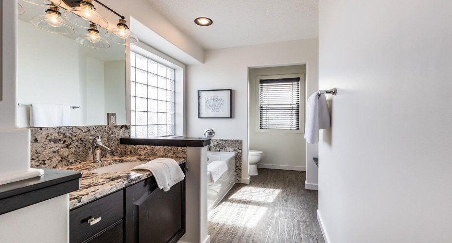 592 Hemingway Crescent, Medicine Hat, Alberta T1C1X4, 4 Bedrooms Bedrooms, ,4 BathroomsBathrooms,Residential,For Sale,Hemingway,A2294703