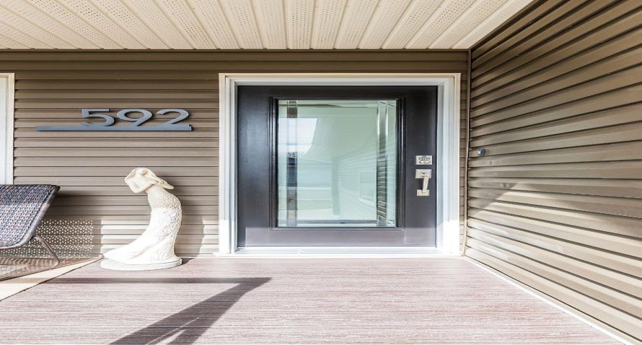 592 Hemingway Crescent, Medicine Hat, Alberta T1C1X4, 4 Bedrooms Bedrooms, ,4 BathroomsBathrooms,Residential,For Sale,Hemingway,A2294703