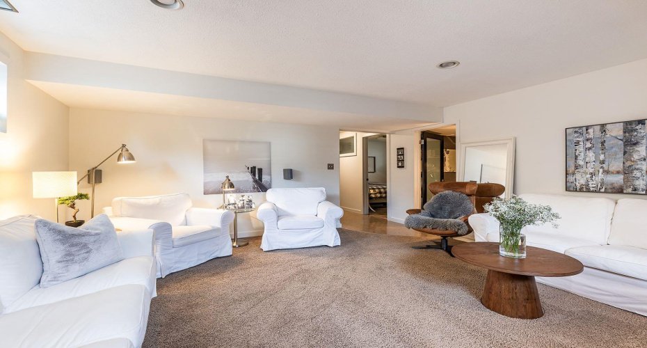 592 Hemingway Crescent, Medicine Hat, Alberta T1C1X4, 4 Bedrooms Bedrooms, ,4 BathroomsBathrooms,Residential,For Sale,Hemingway,A2294703