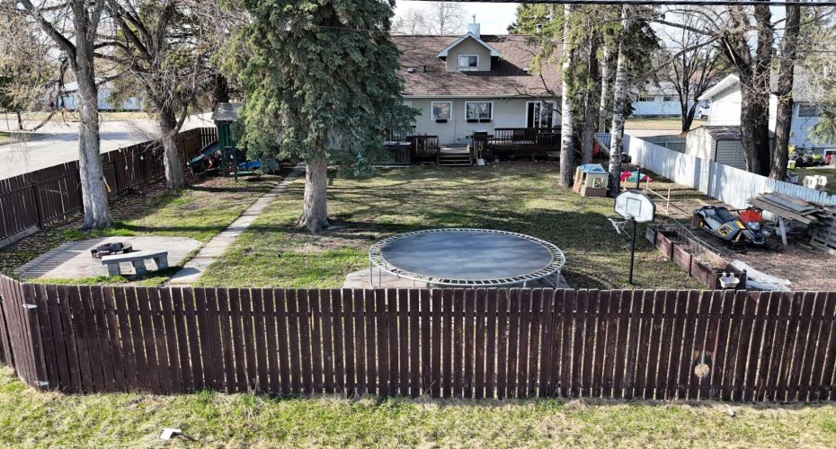 4237 5 Ave, Edson, Alberta T7E 1A5, 4 Bedrooms Bedrooms, ,3 BathroomsBathrooms,Residential,For Sale,5 Ave,A2294707