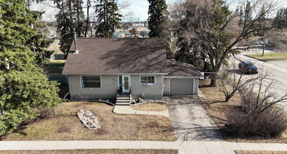 4237 5 Ave, Edson, Alberta T7E 1A5, 4 Bedrooms Bedrooms, ,3 BathroomsBathrooms,Residential,For Sale,5 Ave,A2294707