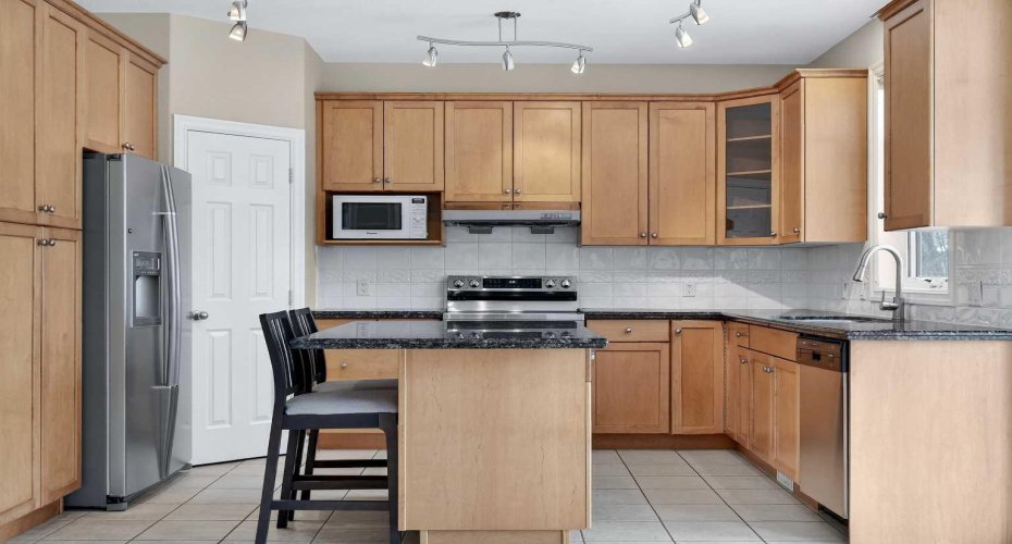 3 Hampstead Hill, Calgary, Alberta T3A 6E5, 3 Bedrooms Bedrooms, ,3 BathroomsBathrooms,Residential,For Sale,Hampstead,A2294709