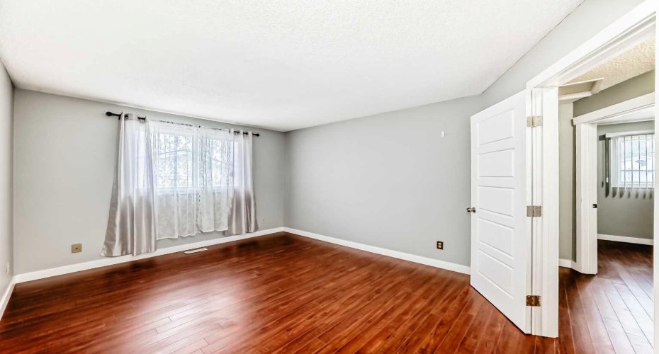 130 Pinemeadow Road, Calgary, Alberta T1Y 4N9, 5 Bedrooms Bedrooms, ,2 BathroomsBathrooms,Residential,For Sale,Pinemeadow,A2290921