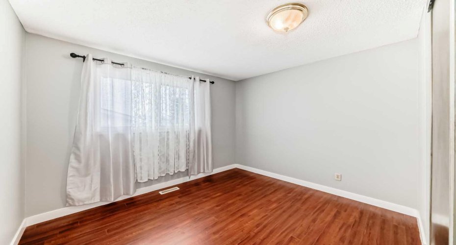130 Pinemeadow Road, Calgary, Alberta T1Y 4N9, 5 Bedrooms Bedrooms, ,2 BathroomsBathrooms,Residential,For Sale,Pinemeadow,A2290921