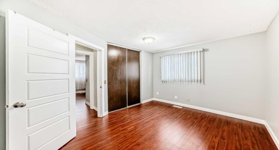 130 Pinemeadow Road, Calgary, Alberta T1Y 4N9, 5 Bedrooms Bedrooms, ,2 BathroomsBathrooms,Residential,For Sale,Pinemeadow,A2290921