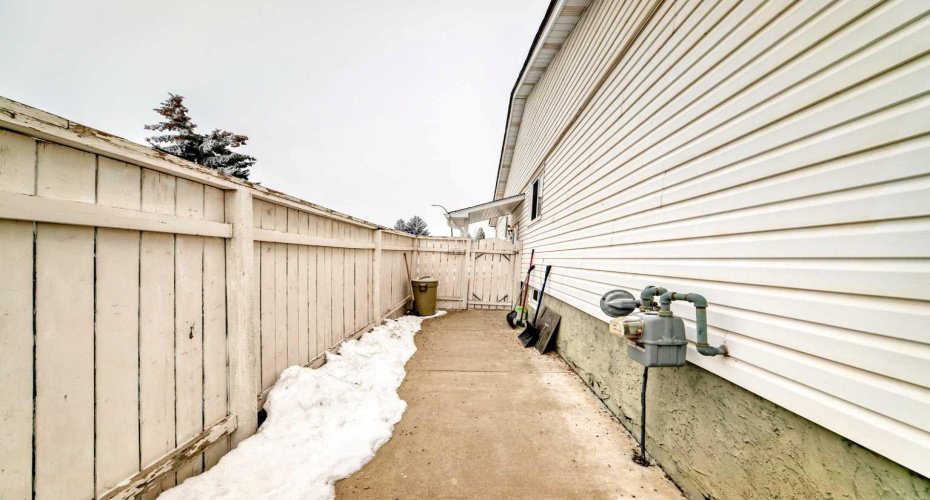 130 Pinemeadow Road, Calgary, Alberta T1Y 4N9, 5 Bedrooms Bedrooms, ,2 BathroomsBathrooms,Residential,For Sale,Pinemeadow,A2290921