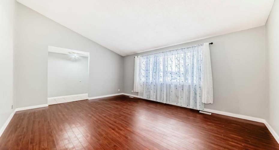 130 Pinemeadow Road, Calgary, Alberta T1Y 4N9, 5 Bedrooms Bedrooms, ,2 BathroomsBathrooms,Residential,For Sale,Pinemeadow,A2290921