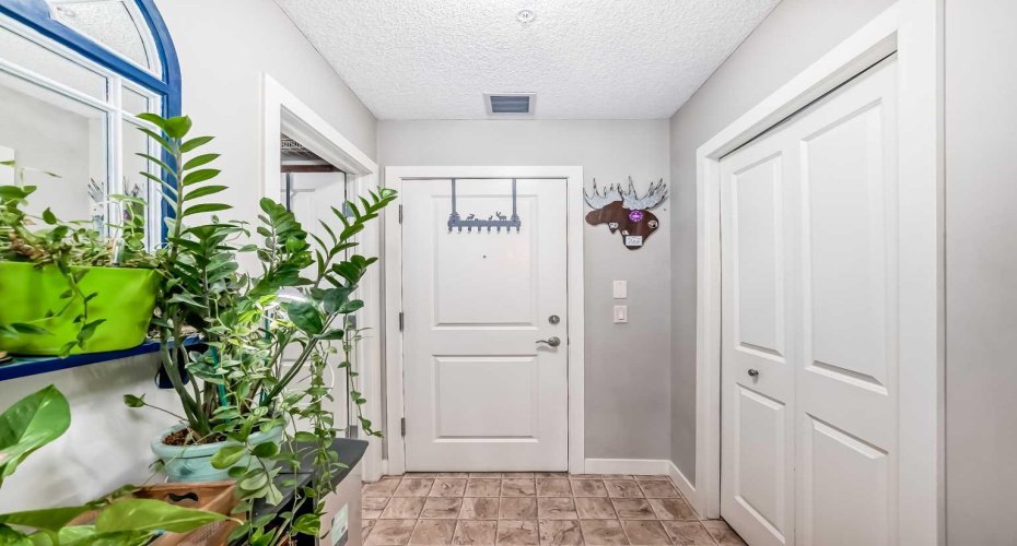 201 Sunset Drive, Cochrane, Alberta T4C 0H5, 1 Bedroom Bedrooms, ,1 BathroomBathrooms,Residential,For Sale,Sunset,A2292564