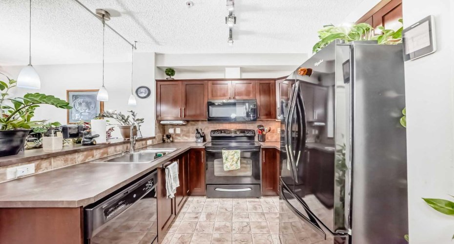 201 Sunset Drive, Cochrane, Alberta T4C 0H5, 1 Bedroom Bedrooms, ,1 BathroomBathrooms,Residential,For Sale,Sunset,A2292564