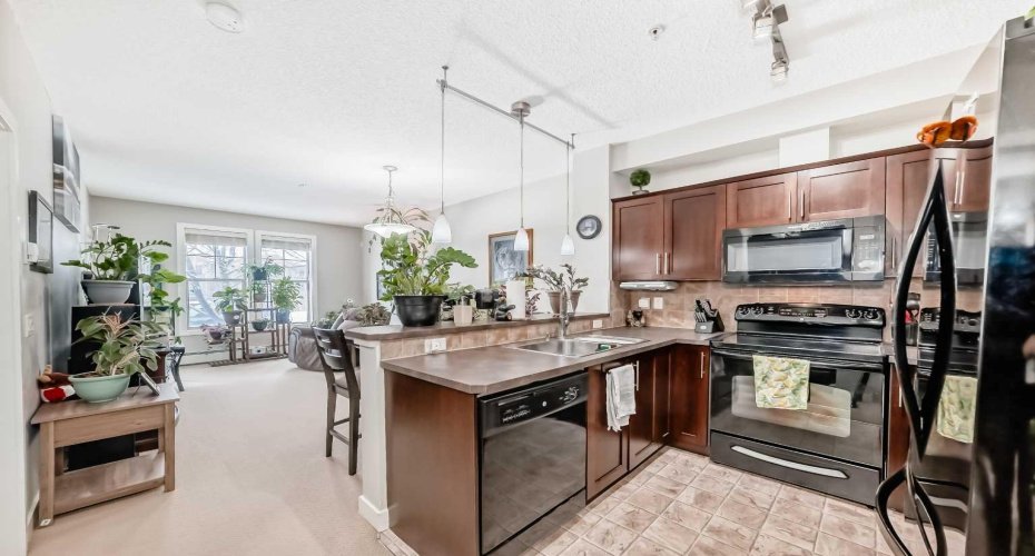 201 Sunset Drive, Cochrane, Alberta T4C 0H5, 1 Bedroom Bedrooms, ,1 BathroomBathrooms,Residential,For Sale,Sunset,A2292564