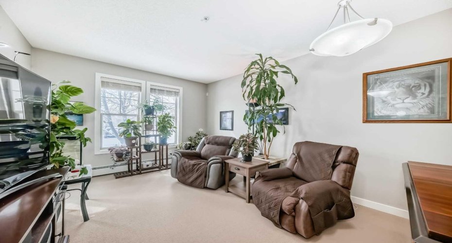 201 Sunset Drive, Cochrane, Alberta T4C 0H5, 1 Bedroom Bedrooms, ,1 BathroomBathrooms,Residential,For Sale,Sunset,A2292564