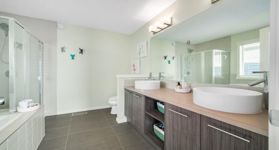 12 Sunrise View, Cochrane, Alberta T4C 0W3, 4 Bedrooms Bedrooms, ,4 BathroomsBathrooms,Residential,For Sale,Sunrise,A2295379