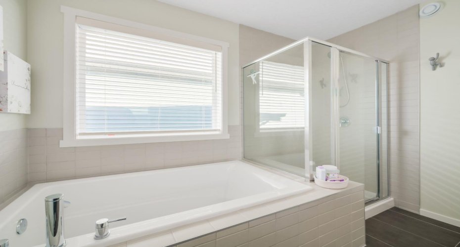 12 Sunrise View, Cochrane, Alberta T4C 0W3, 4 Bedrooms Bedrooms, ,4 BathroomsBathrooms,Residential,For Sale,Sunrise,A2295379