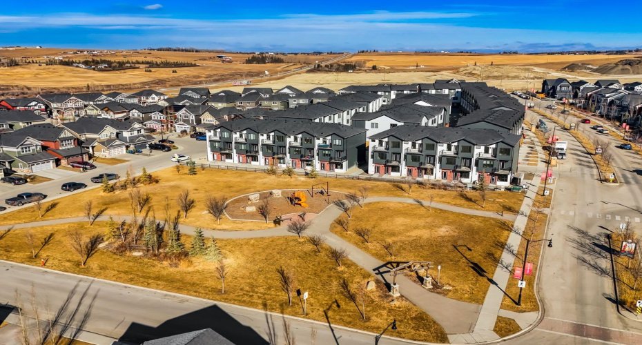 12 Sunrise View, Cochrane, Alberta T4C 0W3, 4 Bedrooms Bedrooms, ,4 BathroomsBathrooms,Residential,For Sale,Sunrise,A2295379