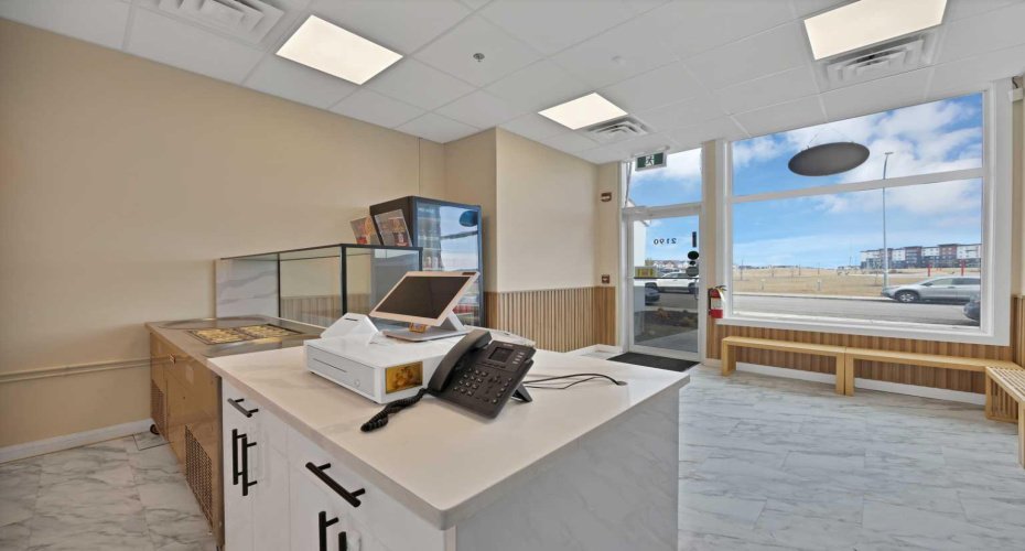 151 SKYVIEW Bay, Calgary, Alberta T3N2K3, ,Commercial,For Lease,SKYVIEW,A2295396
