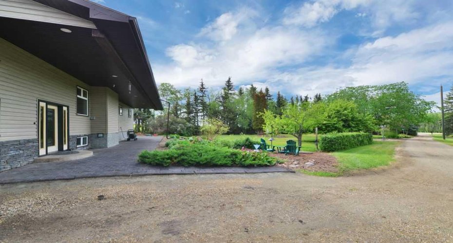 27137 Highway 42, Rural Red Deer County, Alberta T0M 1R0, 4 Bedrooms Bedrooms, ,3 BathroomsBathrooms,Residential,For Sale,Highway 42,A2293336
