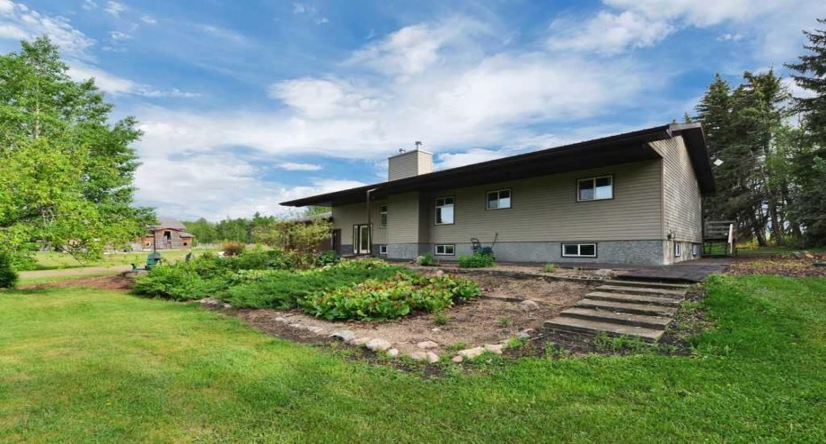 27137 Highway 42, Rural Red Deer County, Alberta T0M 1R0, 4 Bedrooms Bedrooms, ,3 BathroomsBathrooms,Residential,For Sale,Highway 42,A2293336