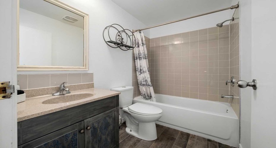 1312 10 Avenue, High River, Alberta T1V 1L4, 5 Bedrooms Bedrooms, ,2 BathroomsBathrooms,Residential,For Sale,10,A2294193