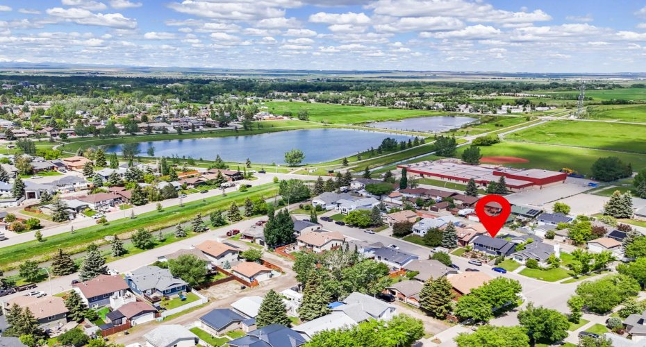 1312 10 Avenue, High River, Alberta T1V 1L4, 5 Bedrooms Bedrooms, ,2 BathroomsBathrooms,Residential,For Sale,10,A2294193