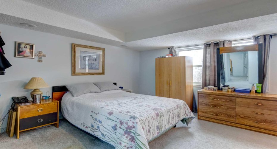 Bed room