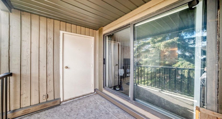 6400 Coach Hill Road, Calgary, Alberta T3H 1B8, 1 Bedroom Bedrooms, ,1 BathroomBathrooms,Residential,For Sale,Coach Hill,A2295199