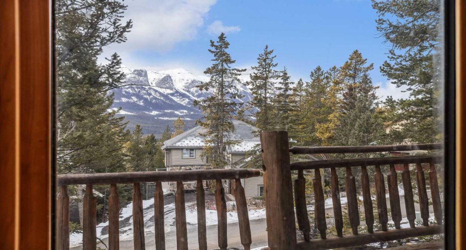 11 Aspen Glen, Canmore, Alberta T1W1A6, 3 Bedrooms Bedrooms, ,3 BathroomsBathrooms,Residential,For Sale,Aspen Glen,A2295340
