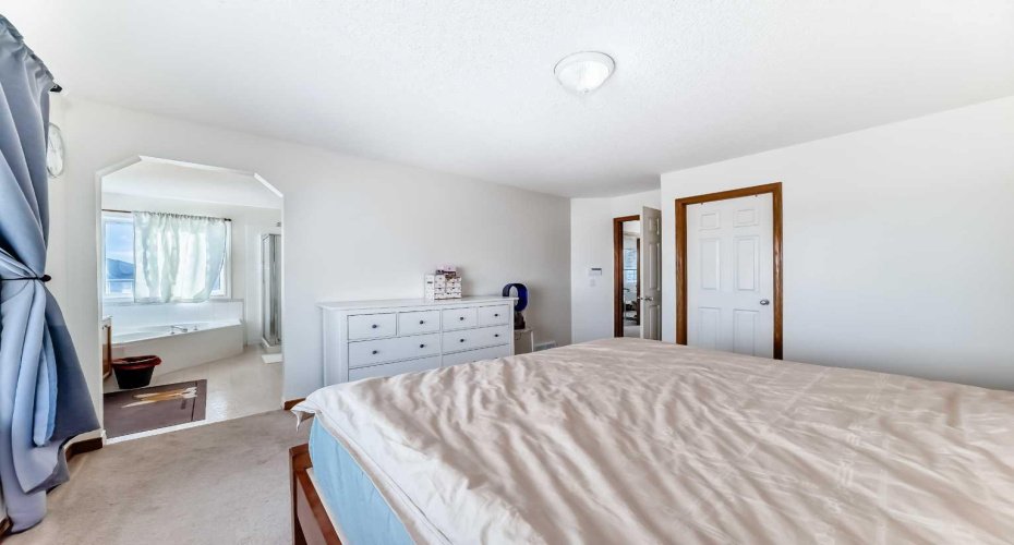 193 Covewood Green, Calgary, Alberta T3K 5G6, 3 Bedrooms Bedrooms, ,3 BathroomsBathrooms,Residential,For Sale,Covewood,A2293956