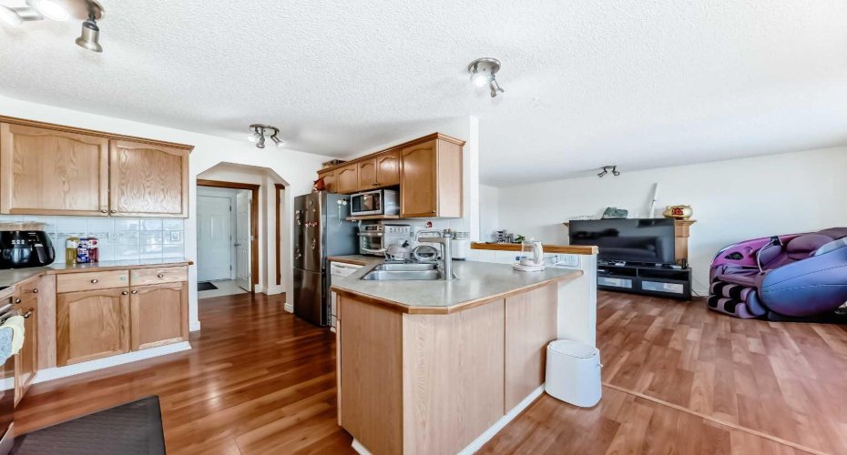 193 Covewood Green, Calgary, Alberta T3K 5G6, 3 Bedrooms Bedrooms, ,3 BathroomsBathrooms,Residential,For Sale,Covewood,A2293956
