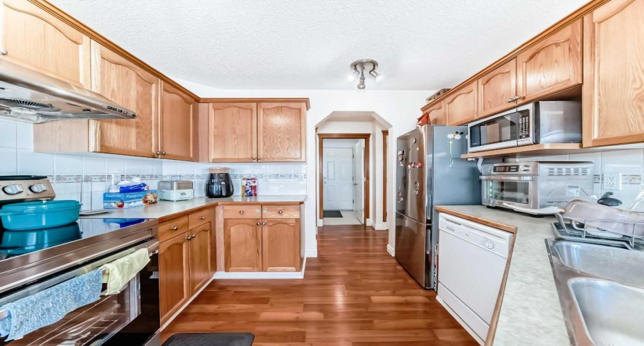 193 Covewood Green, Calgary, Alberta T3K 5G6, 3 Bedrooms Bedrooms, ,3 BathroomsBathrooms,Residential,For Sale,Covewood,A2293956