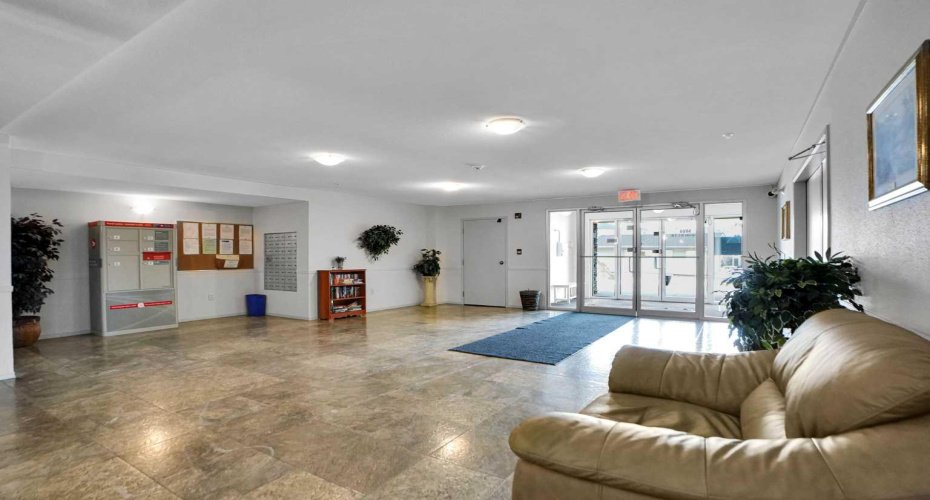 5500 Somervale Court, Calgary, Alberta T2Y4L9, 2 Bedrooms Bedrooms, ,1 BathroomBathrooms,Residential,For Sale,Somervale,A2291263