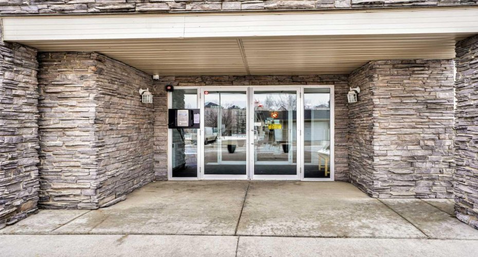 5500 Somervale Court, Calgary, Alberta T2Y4L9, 2 Bedrooms Bedrooms, ,1 BathroomBathrooms,Residential,For Sale,Somervale,A2291263