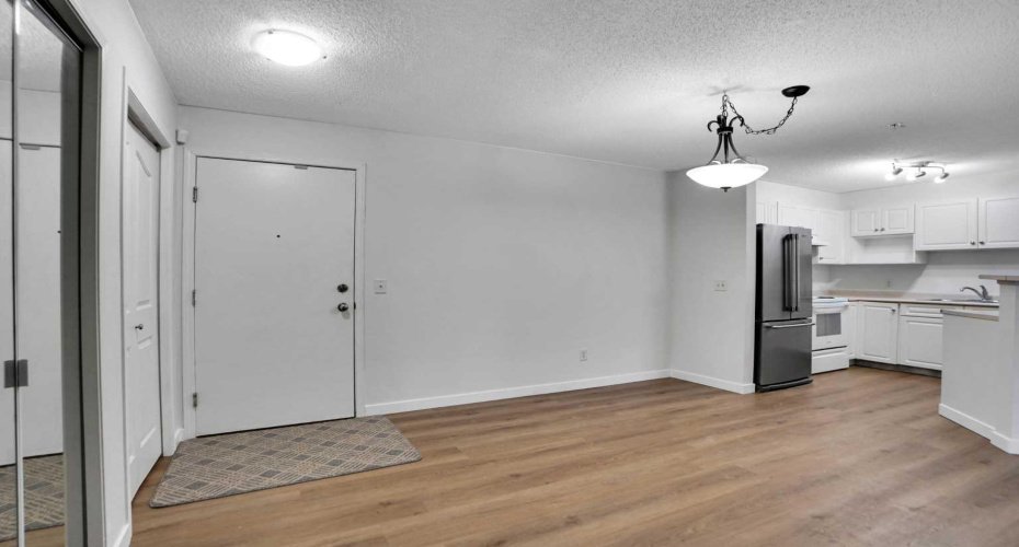 5500 Somervale Court, Calgary, Alberta T2Y4L9, 2 Bedrooms Bedrooms, ,1 BathroomBathrooms,Residential,For Sale,Somervale,A2291263