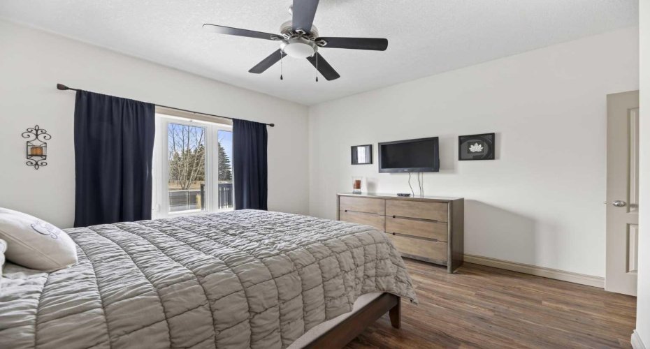 5910 Park Meadows Crescent, Olds, Alberta T4H 1Y2, 4 Bedrooms Bedrooms, ,3 BathroomsBathrooms,Residential,For Sale,Park Meadows,A2294065
