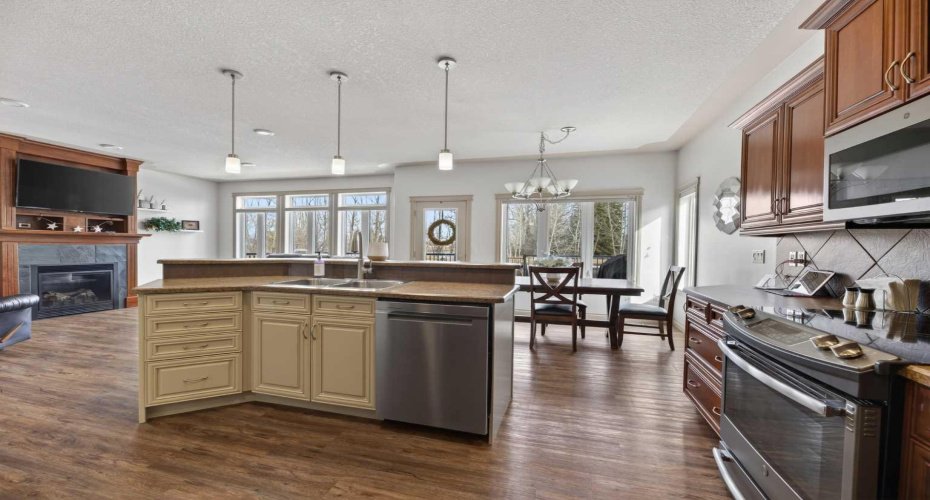 5910 Park Meadows Crescent, Olds, Alberta T4H 1Y2, 4 Bedrooms Bedrooms, ,3 BathroomsBathrooms,Residential,For Sale,Park Meadows,A2294065