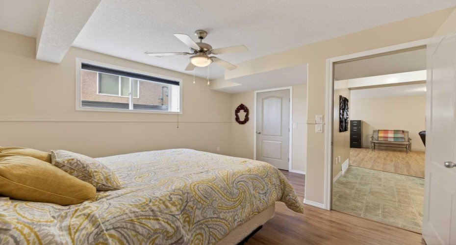 5910 Park Meadows Crescent, Olds, Alberta T4H 1Y2, 4 Bedrooms Bedrooms, ,3 BathroomsBathrooms,Residential,For Sale,Park Meadows,A2294065