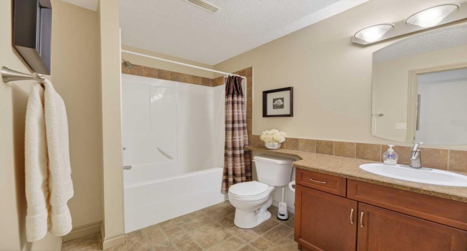5910 Park Meadows Crescent, Olds, Alberta T4H 1Y2, 4 Bedrooms Bedrooms, ,3 BathroomsBathrooms,Residential,For Sale,Park Meadows,A2294065
