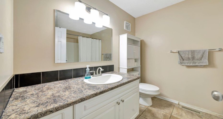 207 3rd Avenue, Neilburg, Saskatchewan S0M 2C0, 5 Bedrooms Bedrooms, ,3 BathroomsBathrooms,Residential,For Sale,3rd,A2294907