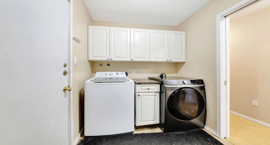 207 3rd Avenue, Neilburg, Saskatchewan S0M 2C0, 5 Bedrooms Bedrooms, ,3 BathroomsBathrooms,Residential,For Sale,3rd,A2294907